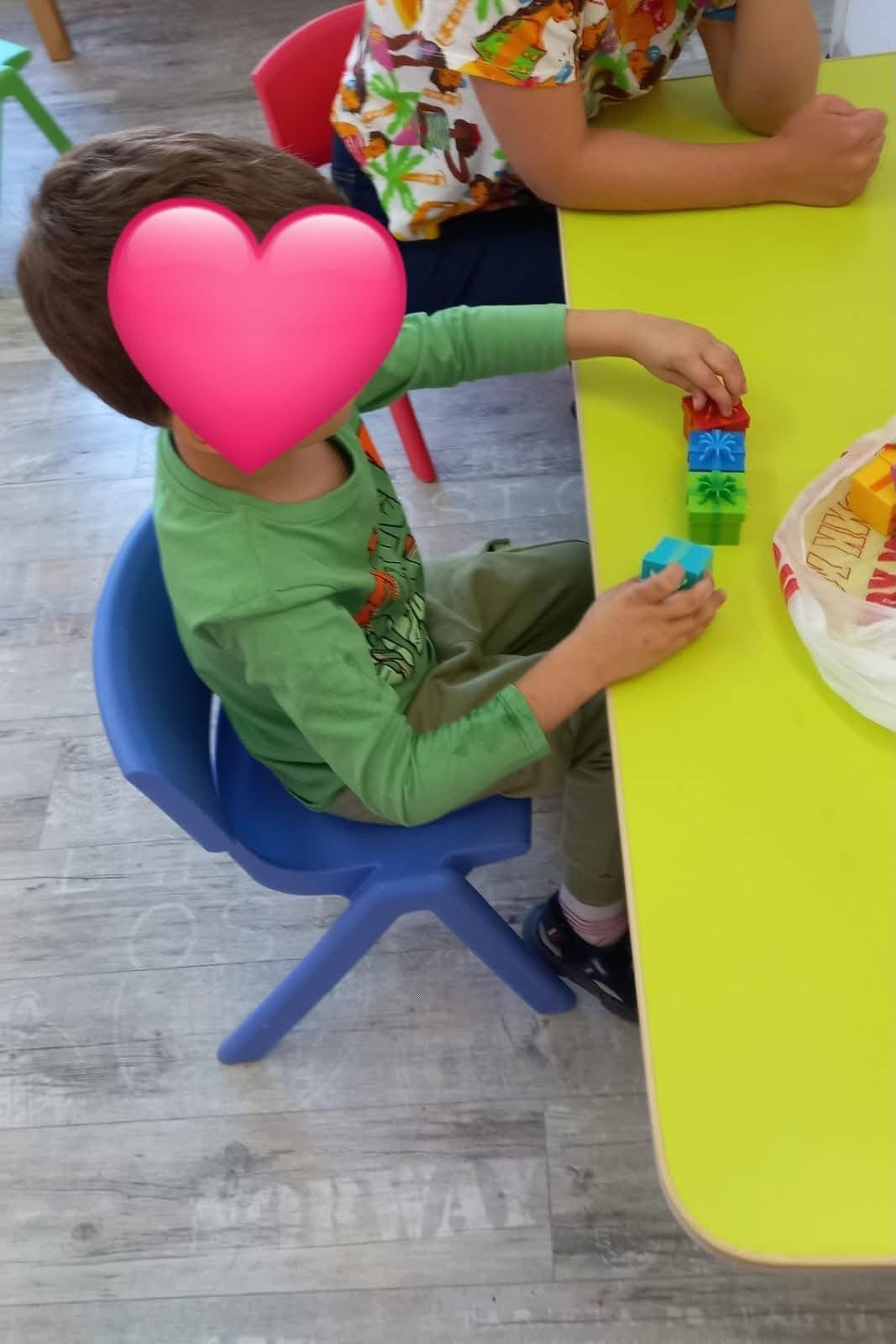 Joc de construcție la Centrul MEREU