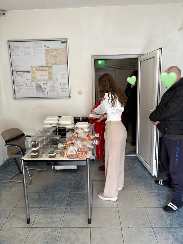 Pregătirea pachetelor cu alimente